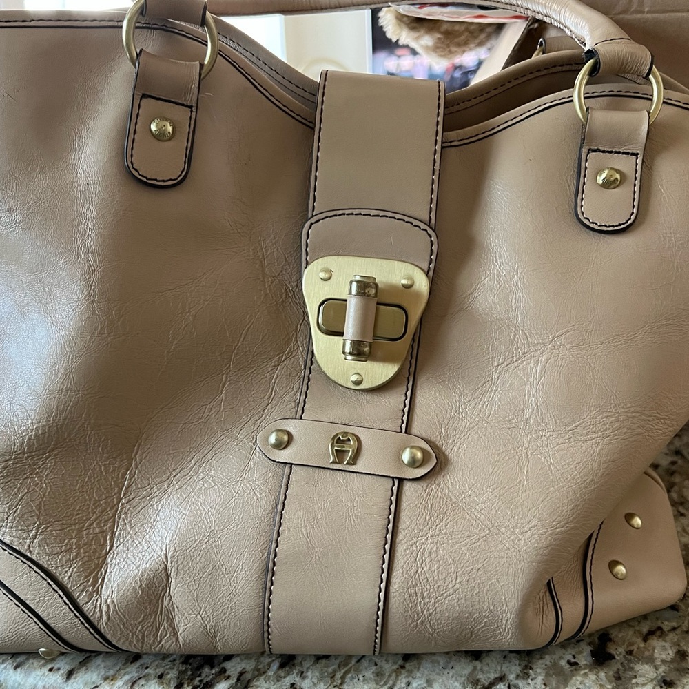 ETIENNE AIGNER Leather Purse Beige Genuine - Picture 2 of 6